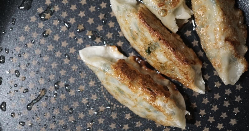 Pilze goldbraun braten: So bleibt die Pfanne trocken